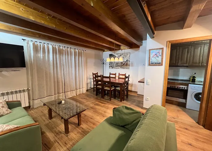Arties Luxury Apartments con jardin